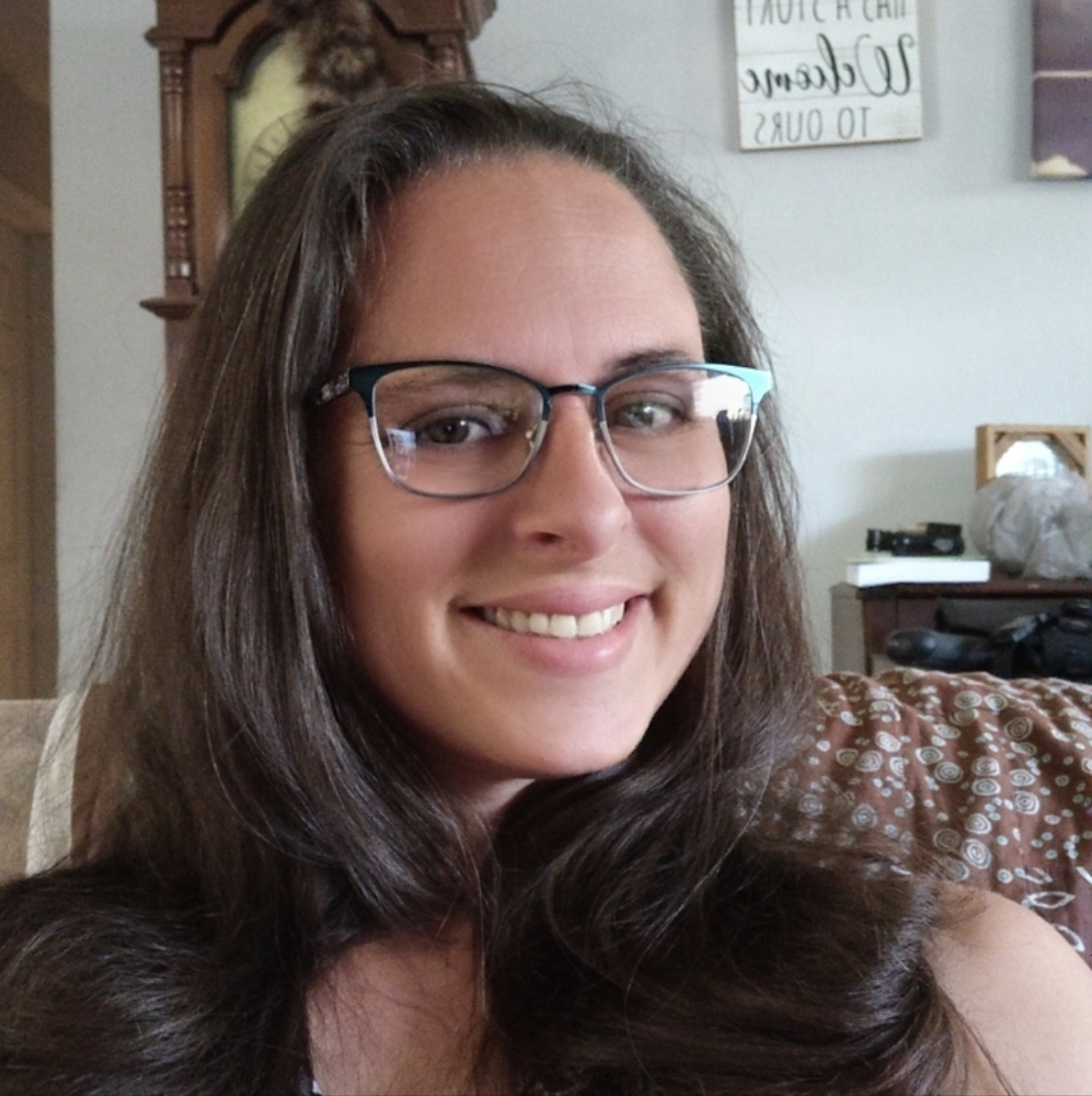Meet your Posher, Stephanie